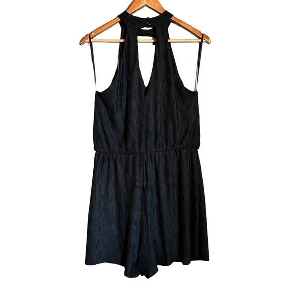 NWT! One clothing black romper. Size large - Picture 5 of 9